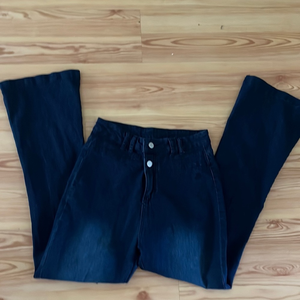 Bell bottom jeans size M